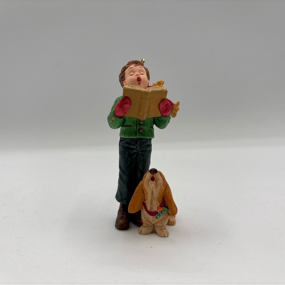 Hallmark Keepsake Ornament Dated 2000 Caroler’s Best Friend Handcrafted